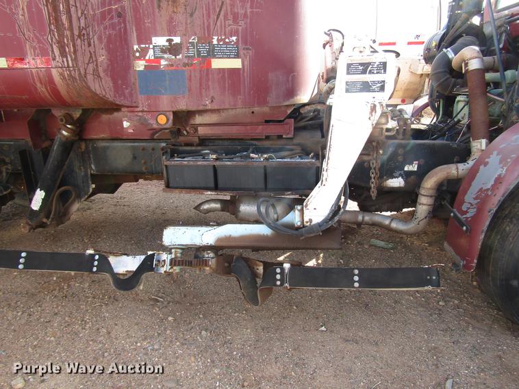 image for item DB6879 1999 Volvo Xpeditor refuse truck