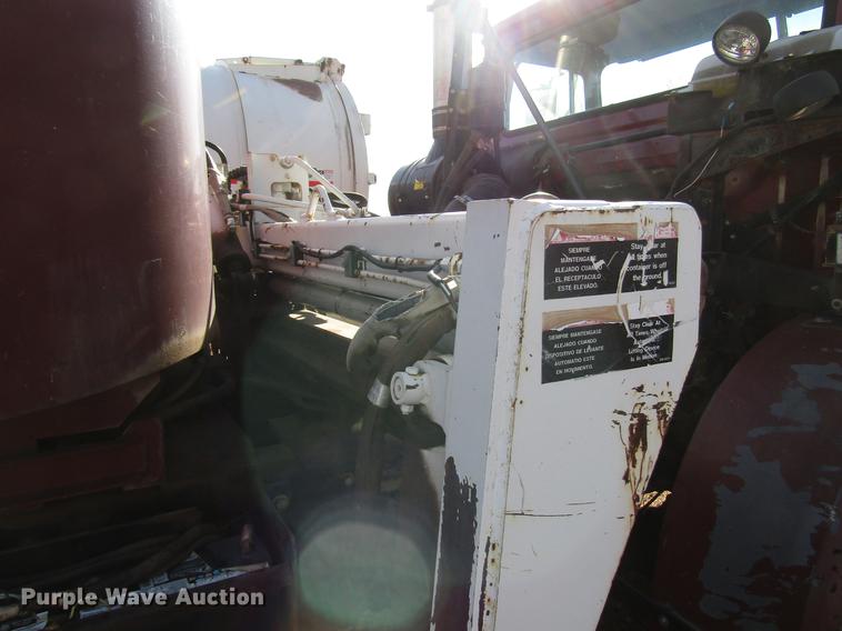 image for item DB6879 1999 Volvo Xpeditor refuse truck