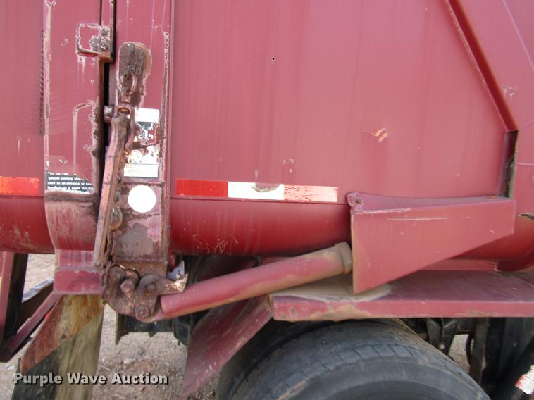 image for item DB6879 1999 Volvo Xpeditor refuse truck