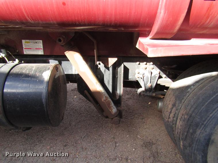 image for item DB6879 1999 Volvo Xpeditor refuse truck