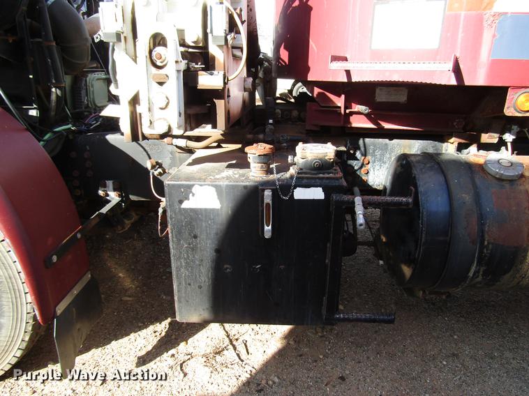 image for item DB6879 1999 Volvo Xpeditor refuse truck