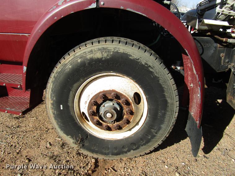 image for item DB6879 1999 Volvo Xpeditor refuse truck