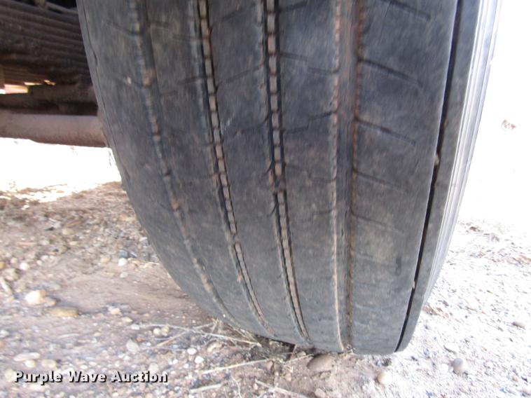 image for item DB6879 1999 Volvo Xpeditor refuse truck