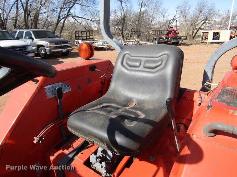 image for item DB6880 Kubota L2950 MFWD tractor