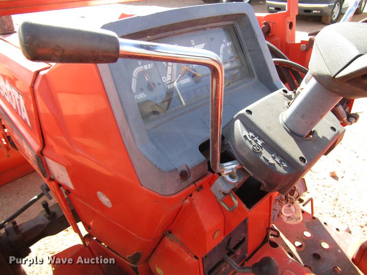 image for item DB6880 Kubota L2950 MFWD tractor