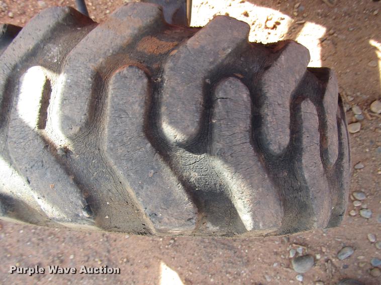 image for item DB6880 Kubota L2950 MFWD tractor