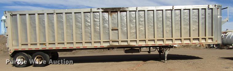 image for item DB6886 2001 Steco AW048100 pneumatic dry bulk trailer