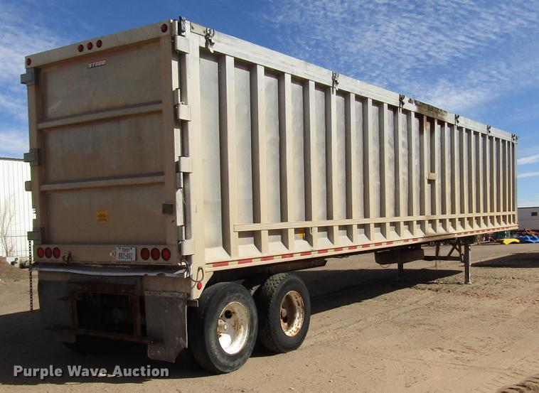 image for item DB6886 2001 Steco AW048100 pneumatic dry bulk trailer