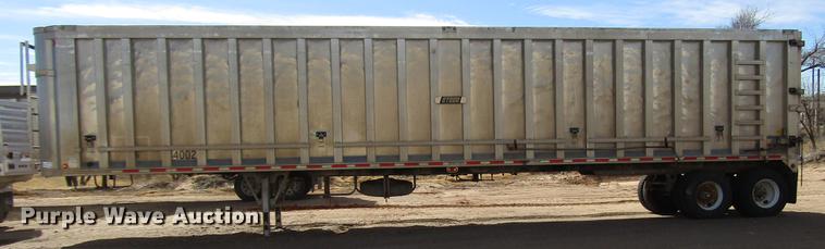 image for item DB6886 2001 Steco AW048100 pneumatic dry bulk trailer