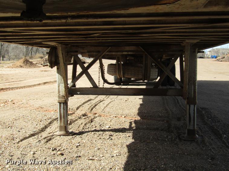 image for item DB6886 2001 Steco AW048100 pneumatic dry bulk trailer