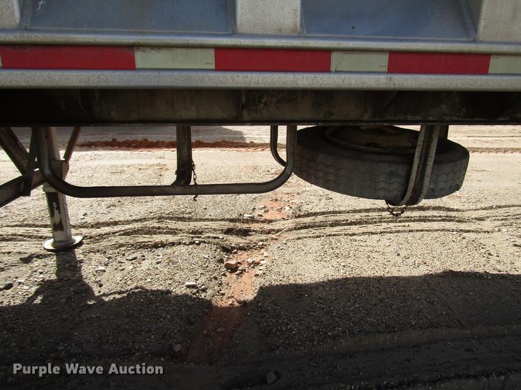 image for item DB6886 2001 Steco AW048100 pneumatic dry bulk trailer