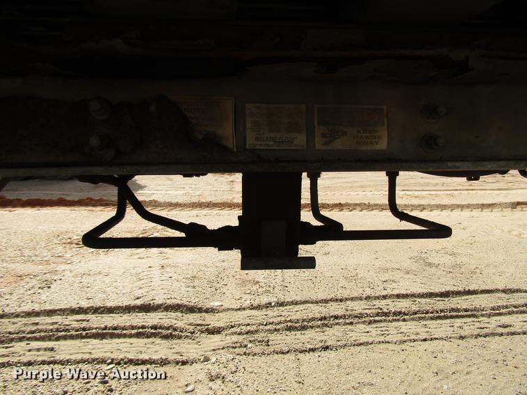 image for item DB6886 2001 Steco AW048100 pneumatic dry bulk trailer