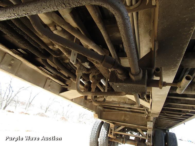 image for item DB6886 2001 Steco AW048100 pneumatic dry bulk trailer