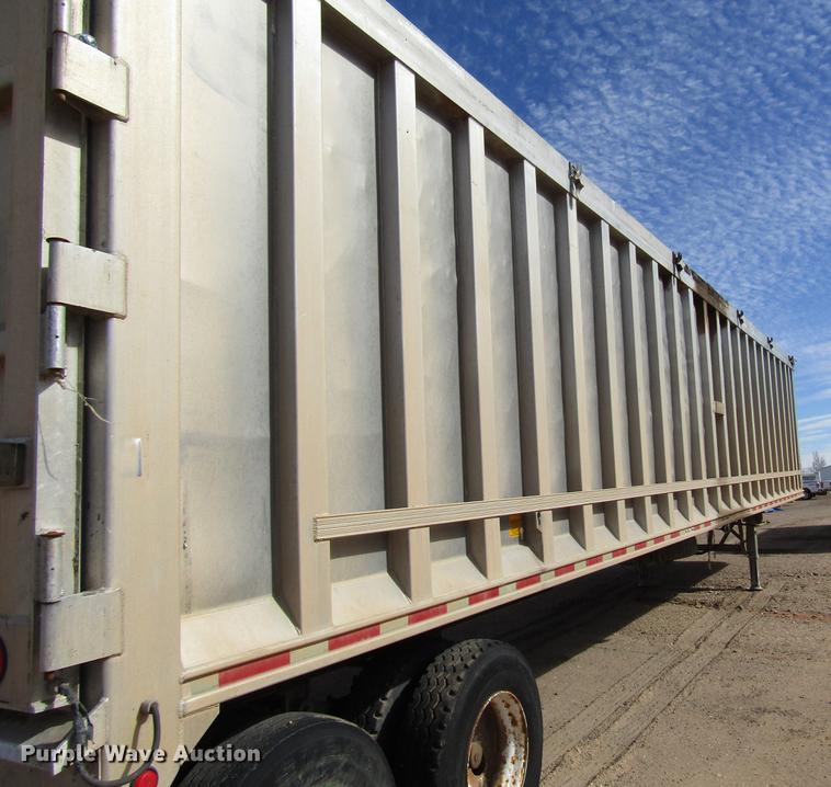 image for item DB6886 2001 Steco AW048100 pneumatic dry bulk trailer