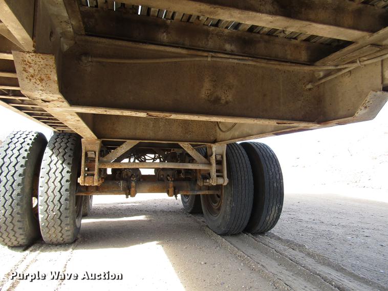 image for item DB6886 2001 Steco AW048100 pneumatic dry bulk trailer