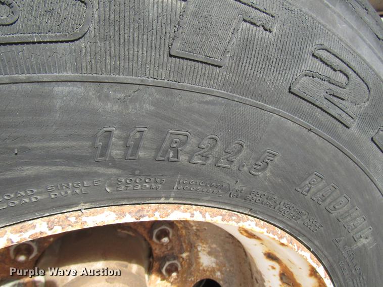 image for item DB6886 2001 Steco AW048100 pneumatic dry bulk trailer