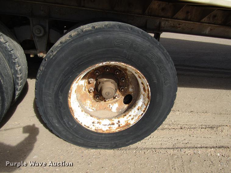 image for item DB6886 2001 Steco AW048100 pneumatic dry bulk trailer