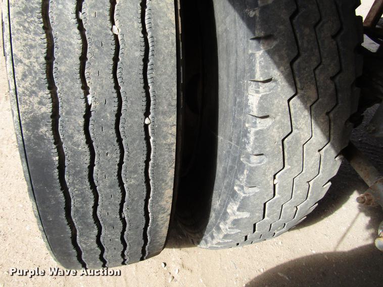 image for item DB6886 2001 Steco AW048100 pneumatic dry bulk trailer