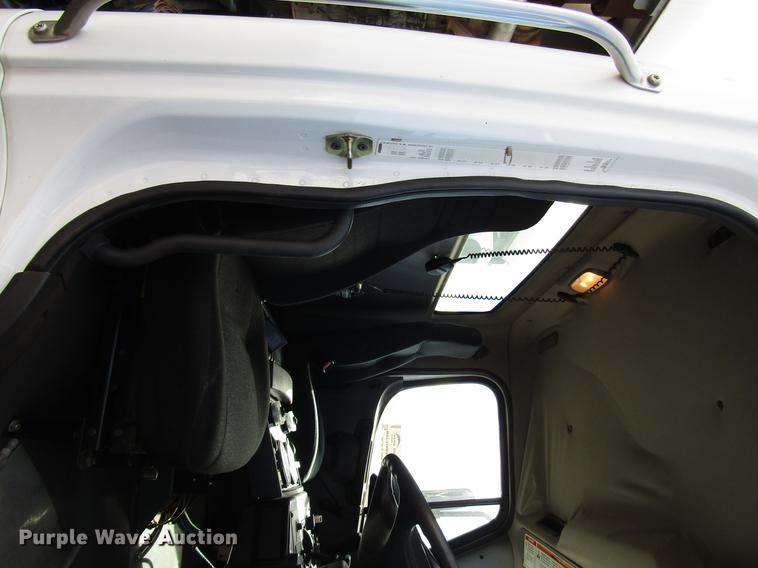 image for item DB6888 2007 Freightliner Business Class M2 street sweeper truck