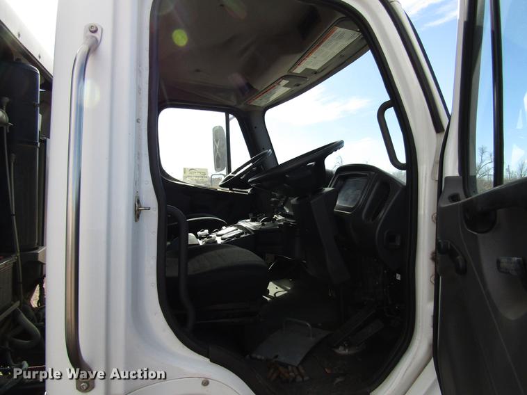 image for item DB6888 2007 Freightliner Business Class M2 street sweeper truck