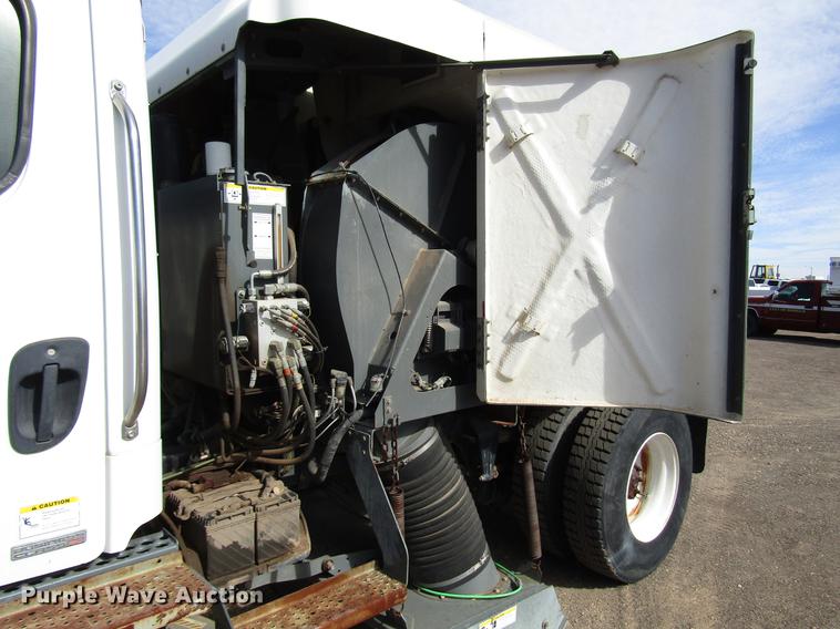 image for item DB6888 2007 Freightliner Business Class M2 street sweeper truck