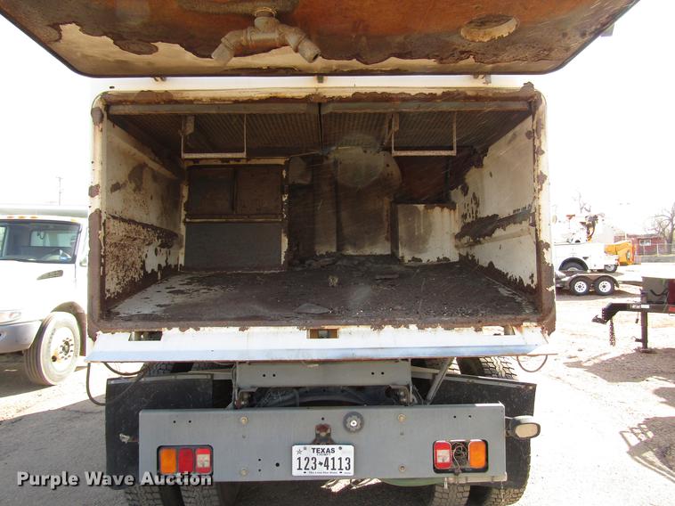 image for item DB6888 2007 Freightliner Business Class M2 street sweeper truck