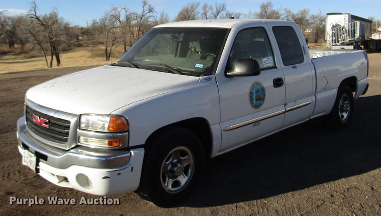 image for item DB6890 2004 GMC Sierra 1500 Ext. Cab pickup truck