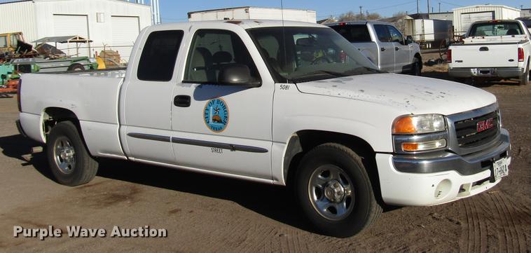 image for item DB6890 2004 GMC Sierra 1500 Ext. Cab pickup truck