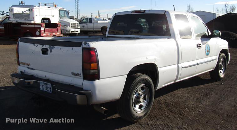 image for item DB6890 2004 GMC Sierra 1500 Ext. Cab pickup truck