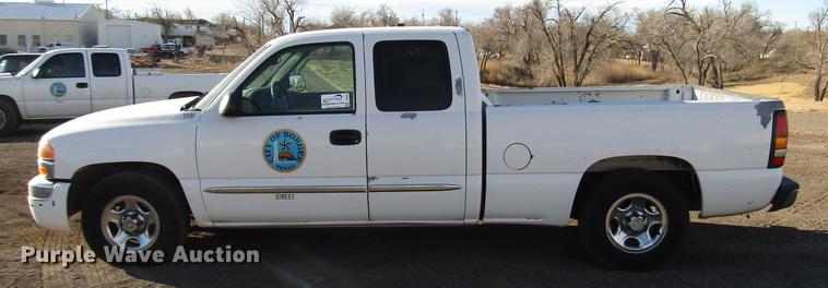 image for item DB6890 2004 GMC Sierra 1500 Ext. Cab pickup truck