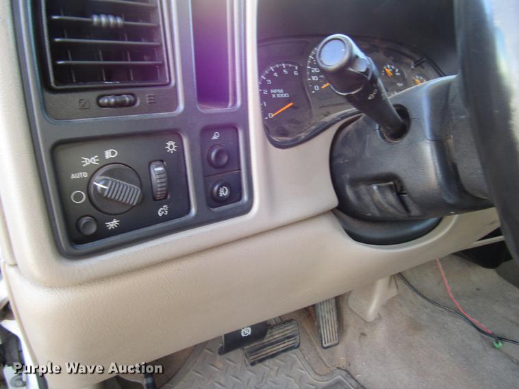 image for item DB6890 2004 GMC Sierra 1500 Ext. Cab pickup truck