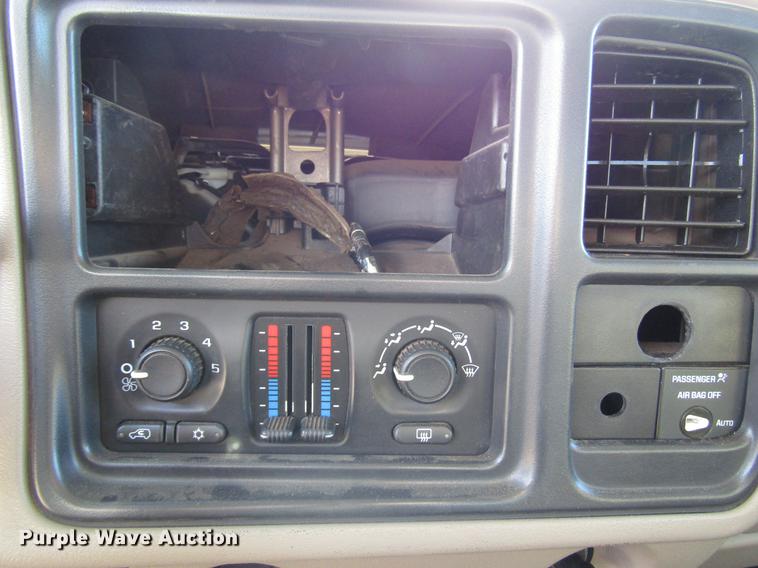 image for item DB6890 2004 GMC Sierra 1500 Ext. Cab pickup truck