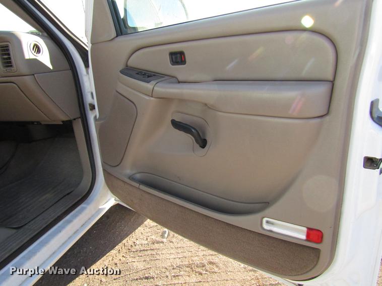 image for item DB6890 2004 GMC Sierra 1500 Ext. Cab pickup truck