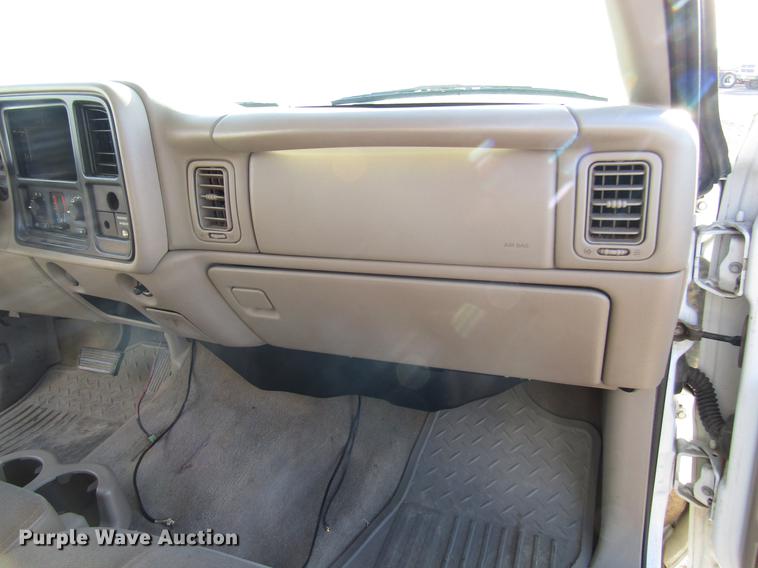 image for item DB6890 2004 GMC Sierra 1500 Ext. Cab pickup truck