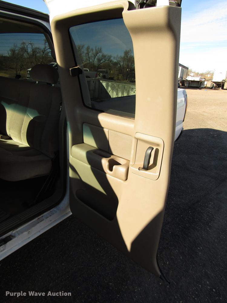 image for item DB6890 2004 GMC Sierra 1500 Ext. Cab pickup truck