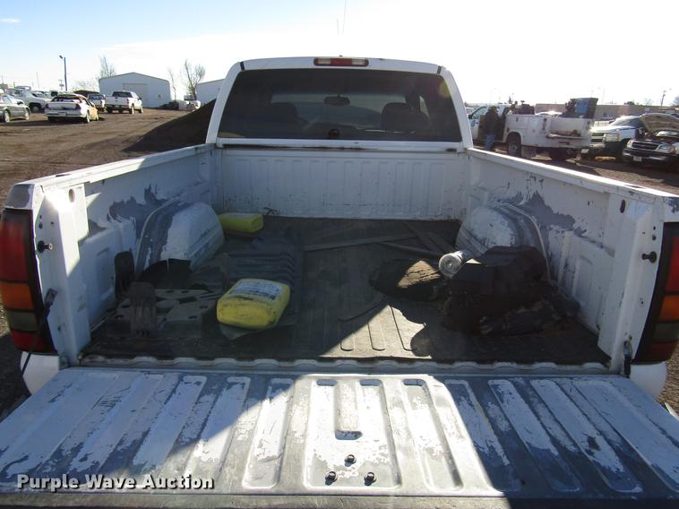 image for item DB6890 2004 GMC Sierra 1500 Ext. Cab pickup truck
