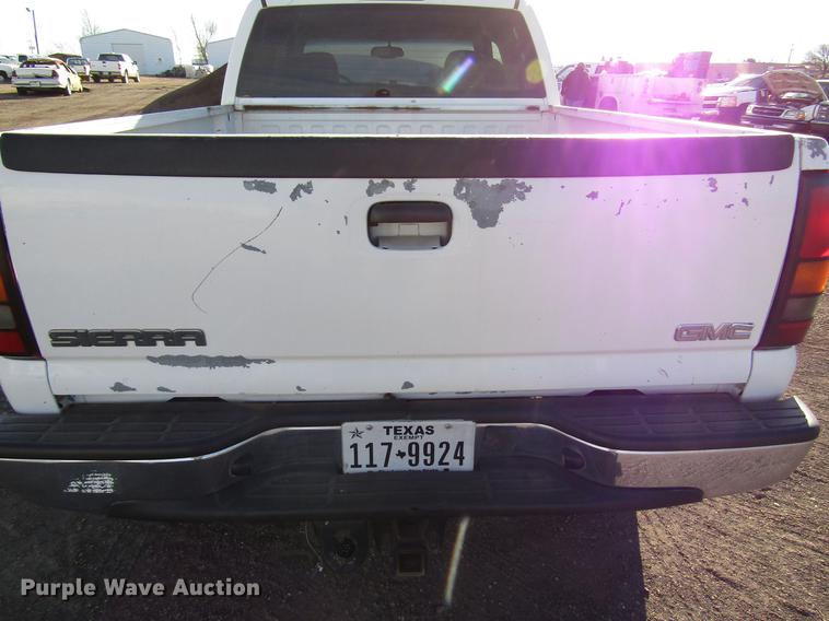 image for item DB6890 2004 GMC Sierra 1500 Ext. Cab pickup truck