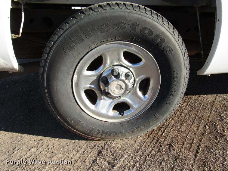 image for item DB6890 2004 GMC Sierra 1500 Ext. Cab pickup truck