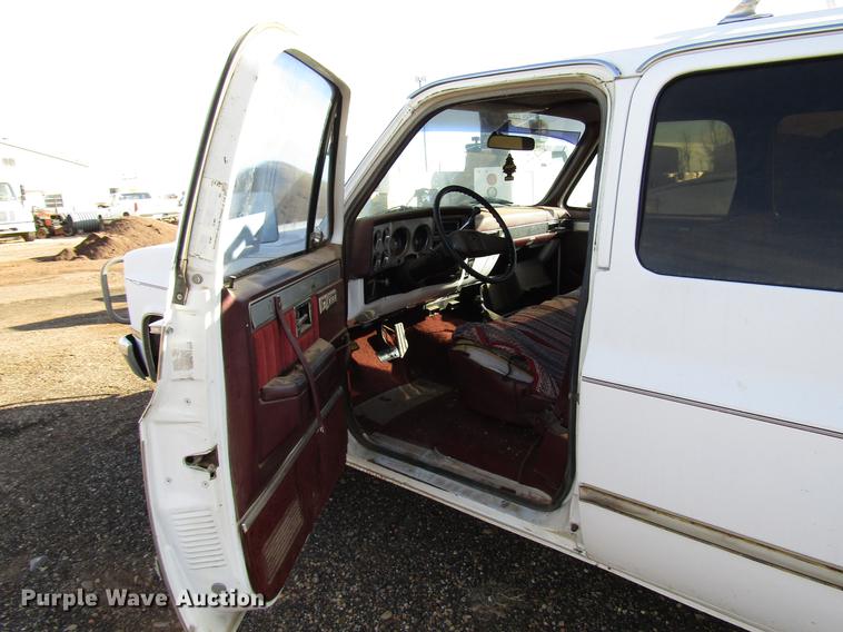 image for item DB6891 1984 GMC Suburban 1500 SUV