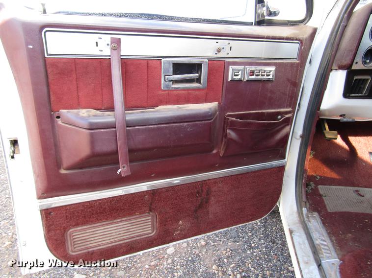 image for item DB6891 1984 GMC Suburban 1500 SUV