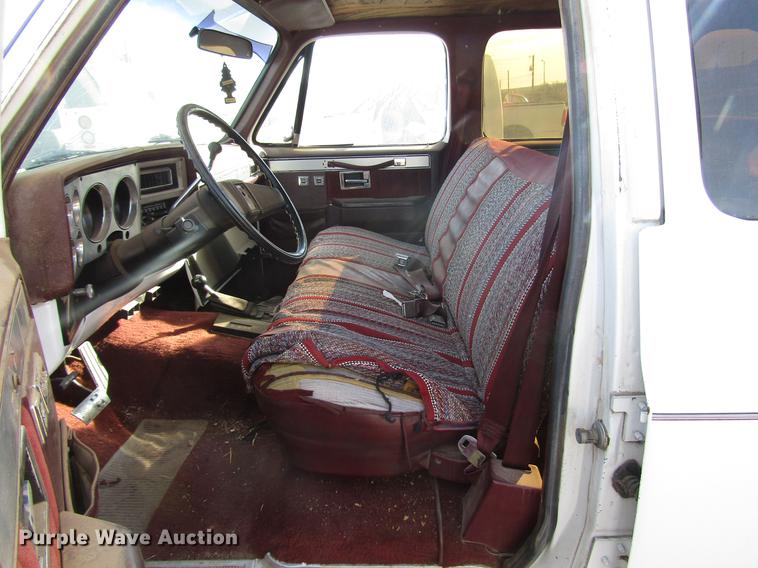 image for item DB6891 1984 GMC Suburban 1500 SUV