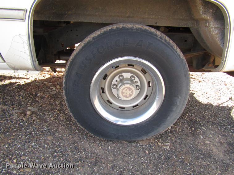 image for item DB6891 1984 GMC Suburban 1500 SUV