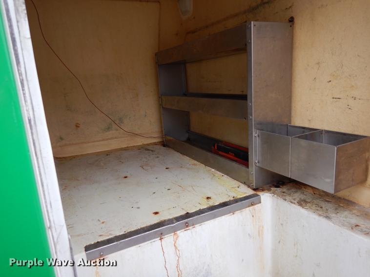 image for item DC8745 2004 Isuzu NPR box truck