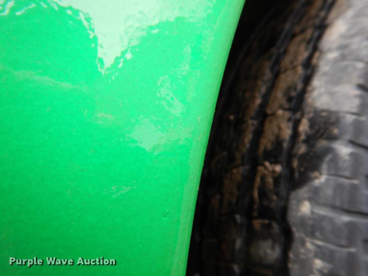 image for item DC8745 2004 Isuzu NPR box truck