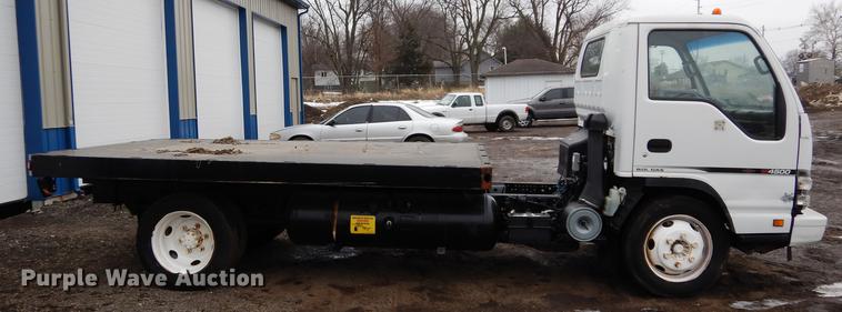 image for item DC8746 2007 Chevrolet W4500 truck cab and chassis