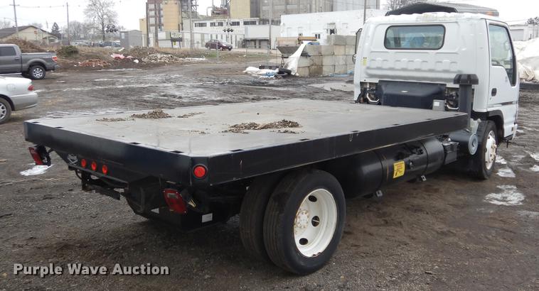 image for item DC8746 2007 Chevrolet W4500 truck cab and chassis
