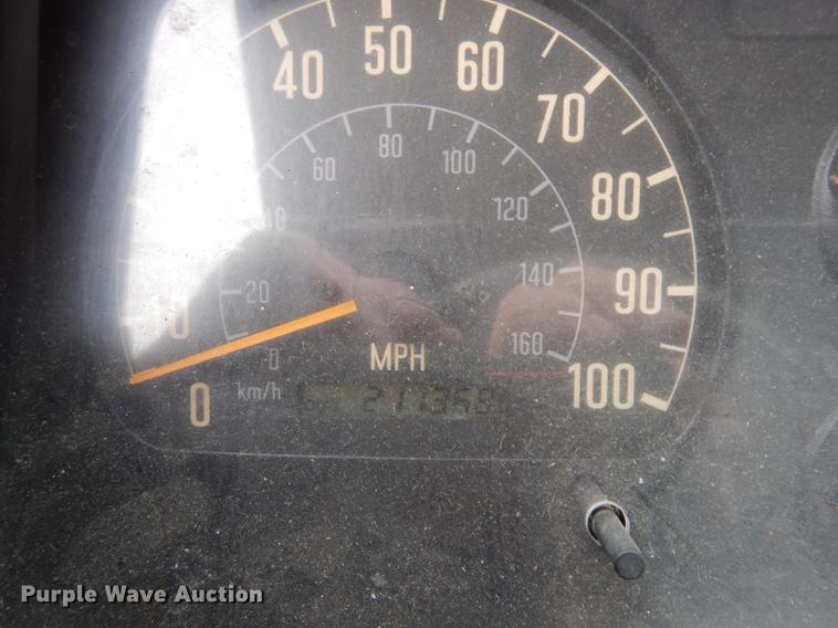 image for item DC8746 2007 Chevrolet W4500 truck cab and chassis