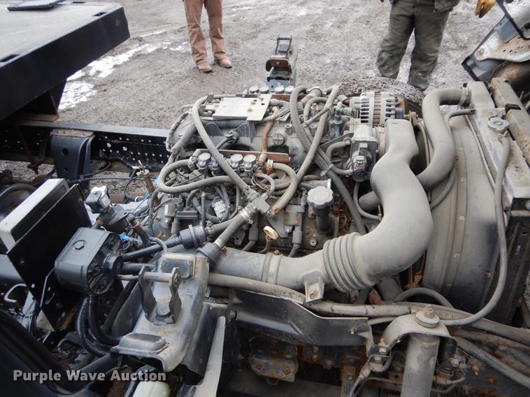 image for item DC8746 2007 Chevrolet W4500 truck cab and chassis