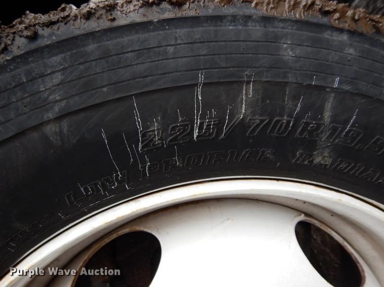 image for item DC8746 2007 Chevrolet W4500 truck cab and chassis