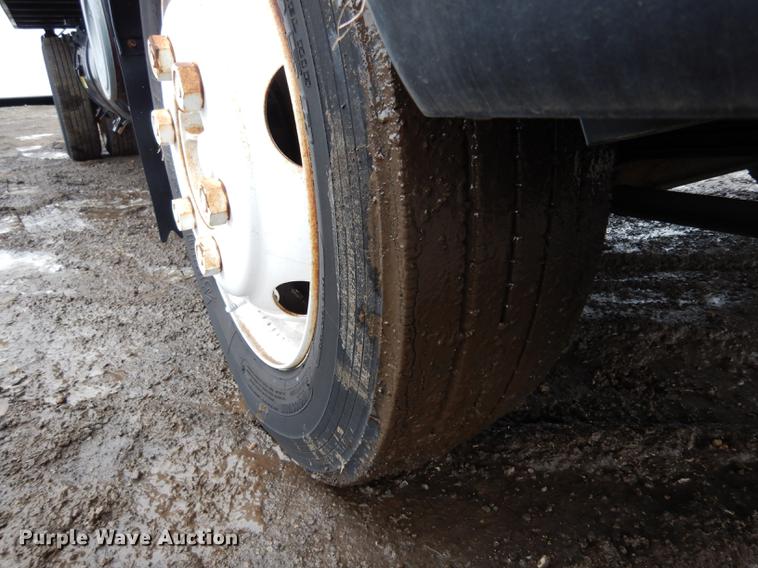 image for item DC8746 2007 Chevrolet W4500 truck cab and chassis